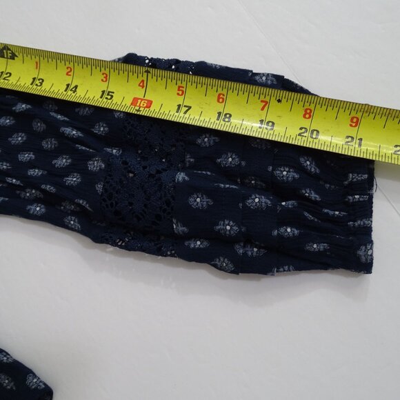 Hollister Top Women Size S Navy Blue Boho With Crochet Detail Long Sleeve FLAW - Picture 9 of 13